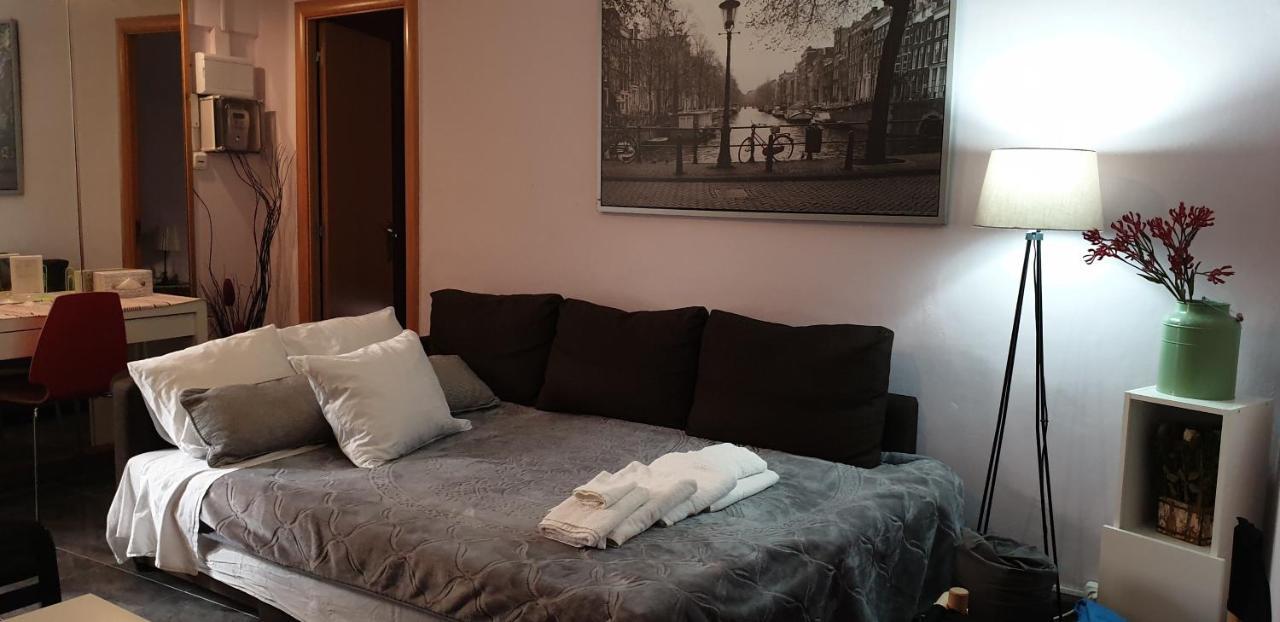 Subway Station Apartment Near Camp Nou L'Hospitalet de Llobregat Exterior foto